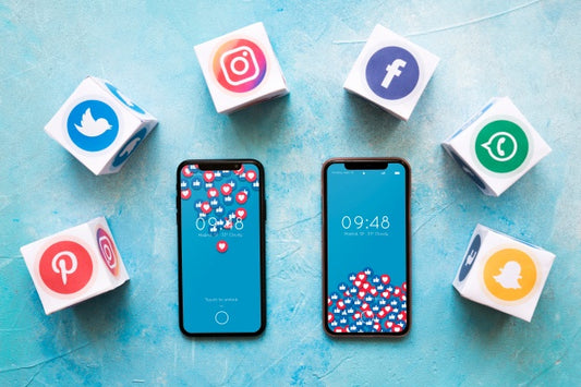 Free Smartphone Mockup With Social Media Concept Psd