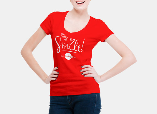 Free Smiling Woman Wearing V-Shape T-Shirt Mockup Psd #1