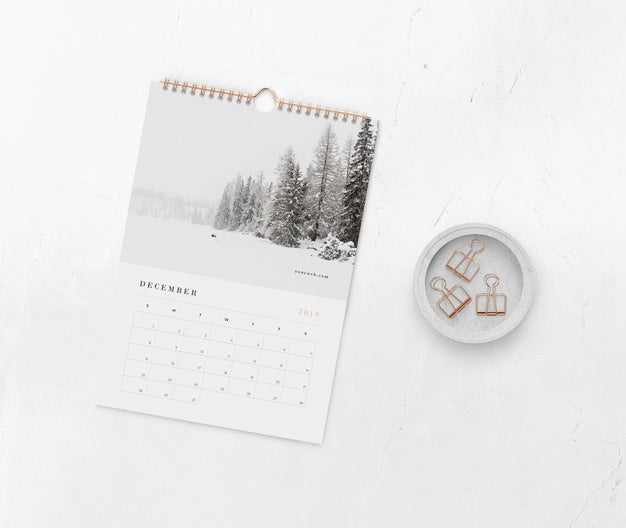 Free Spiral Link Of Book For Calendar Mock-Up Psd