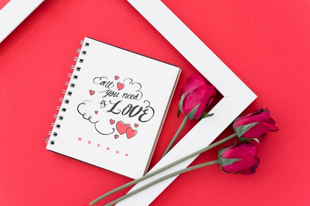 Free Spiral Notebook Mockup With Valentine Concept Psd