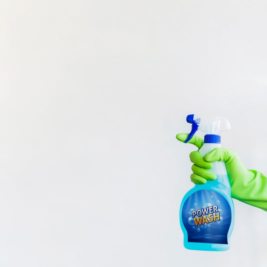 Free Spray Bottle Mockup Psd