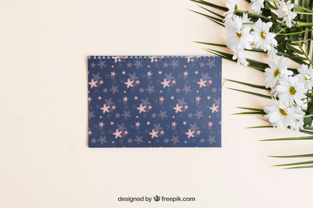 Free Spring Mockup With Notebook Psd