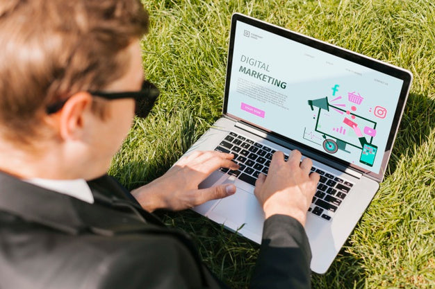 Free Student Enjoying Working Outdoors Psd