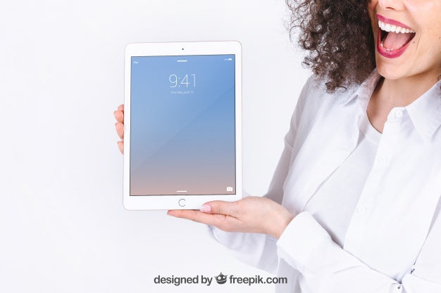 Free Tablet Mockup With Joyful Woman Psd