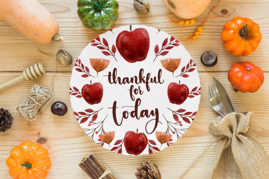 Free Thanksgiving Mockup With Cover Or Paper Psd