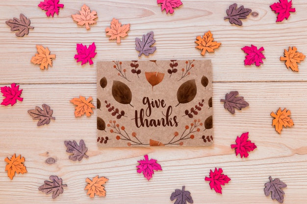 Free Thanksgiving Mockup With Greeting Card Psd