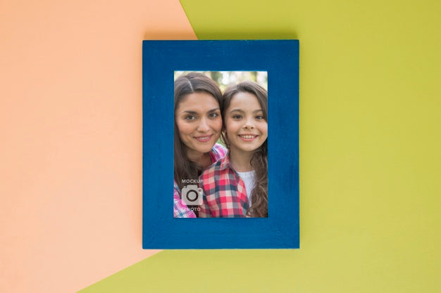 Free Top View Of Frame For Photographs Psd