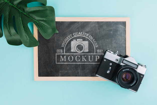 Free Top View Photo Camera With Blackboard Psd