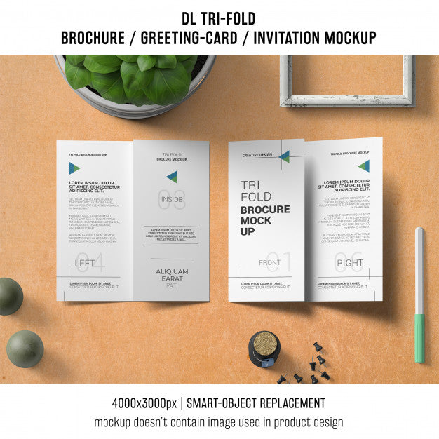 Free Trifold Brochure Or Invitation Mockup Still Life Concept Psd