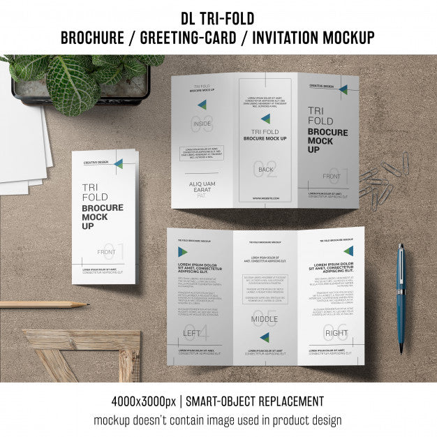 Free Trifold Brochure Or Invitation Mockup Still Life Concept Psd