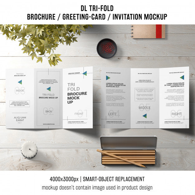 Free Trifold Brochure Or Invitation Mockup Still Life Concept Psd