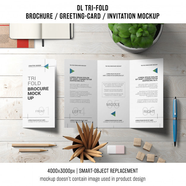 Free Trifold Brochure Or Invitation Mockup Still Life Concept Psd