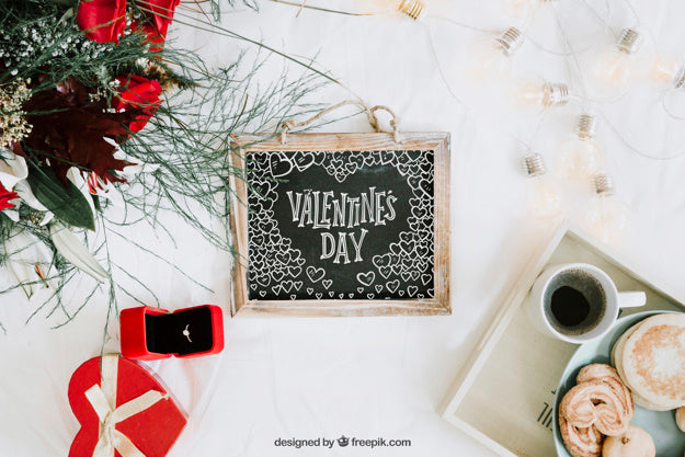 Free Valentine Elements And Frame Mockup Psd