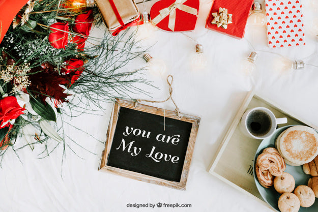 Free Valentine Elements And Frame Mockup Psd