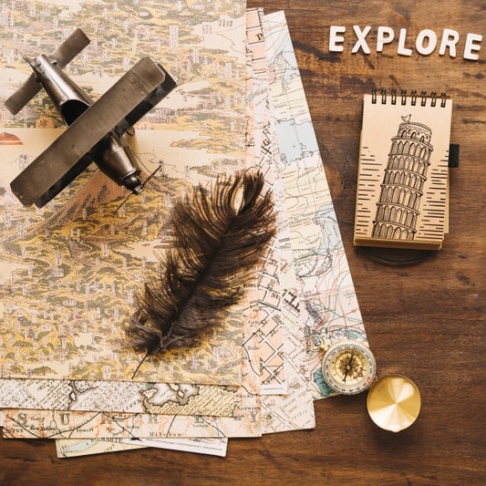 Free Vintage Travel Concept Mockup With Notepad Psd