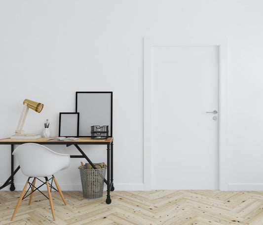 Free Wall With Blank Door Mockup Psd