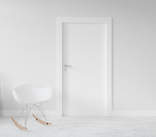 Free Wall With Blank Door Mockup Psd