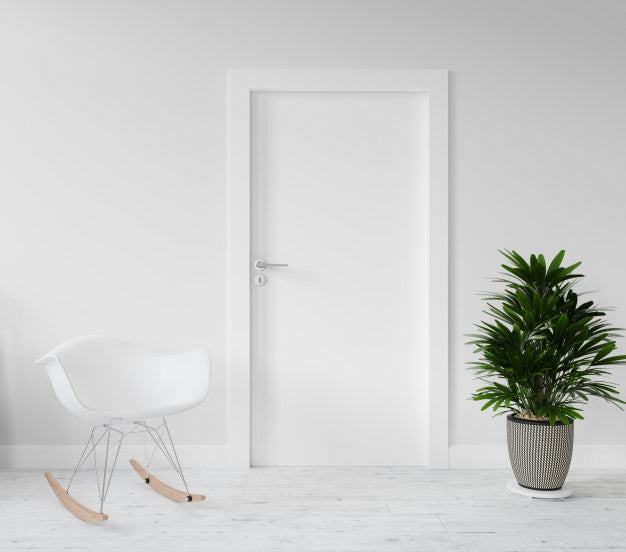 Free Wall With Blank Door Mockup Psd