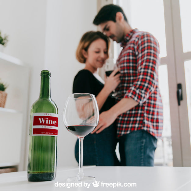 Free Wine Mockup With Seductive Couple Psd