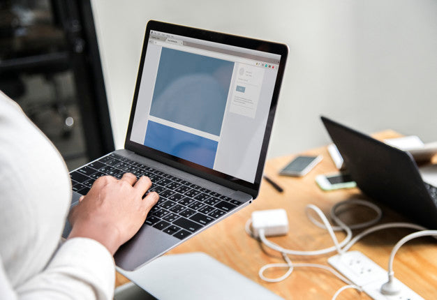 Free Woman Checking Her Email In A Meeting Psd