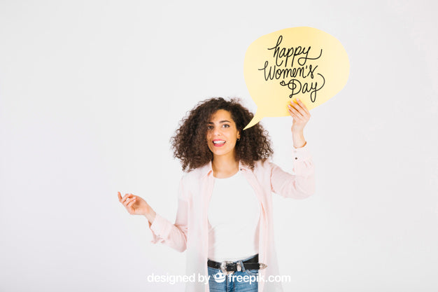 Free Woman Holding Speech Bubble Mockup Psd