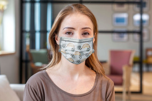 Free Woman With Medical Mask Concept Mock-Up Psd