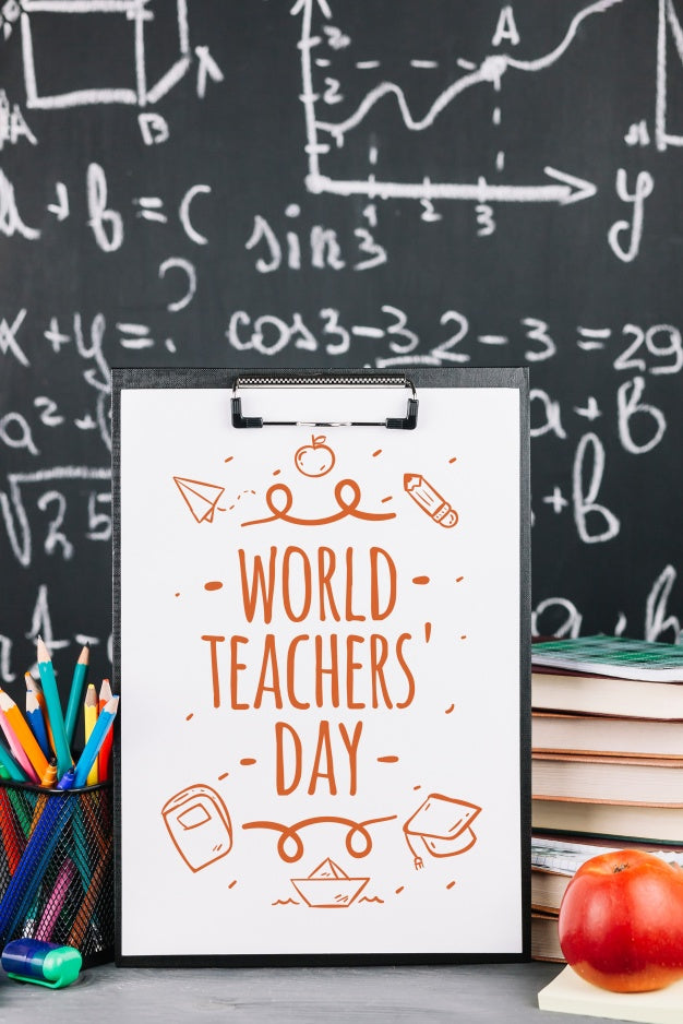 Free World Teacher Day Mockup With Clipboard Psd